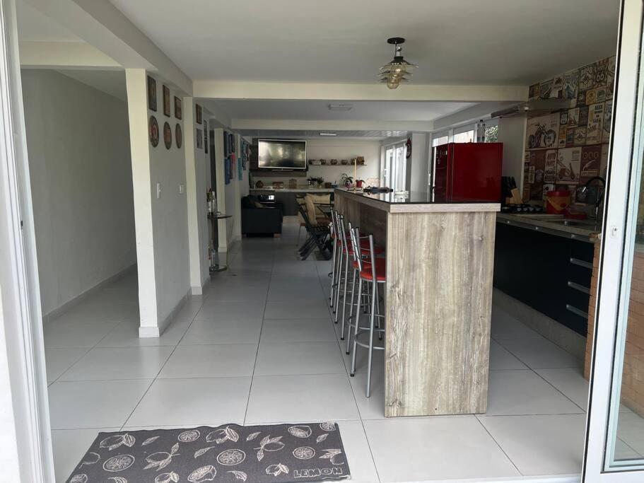 Linda Casa Com Amplo Jardim! Holiday home Curitiba